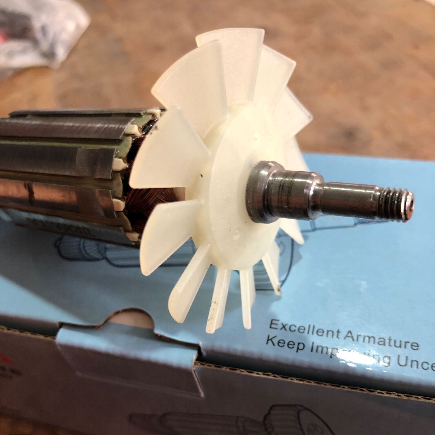 Roto máy mài Maktec MT90 , MY91
