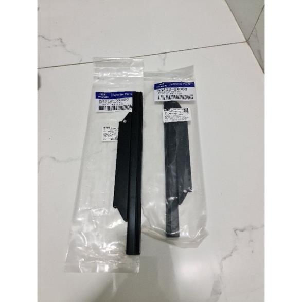 Ray trượt kính sau  834120X000