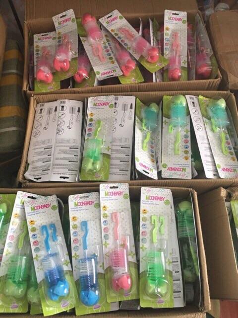 Cọ bình sữa và núm ty Moon BaBy