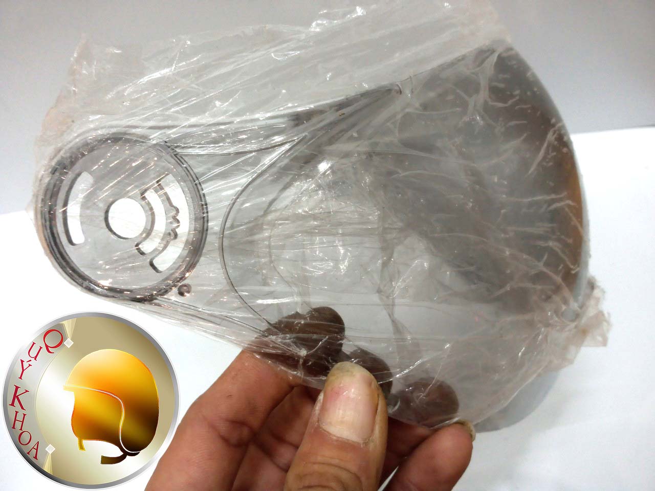 Kính mũ bảo hiểm ( Kính càng lớn)