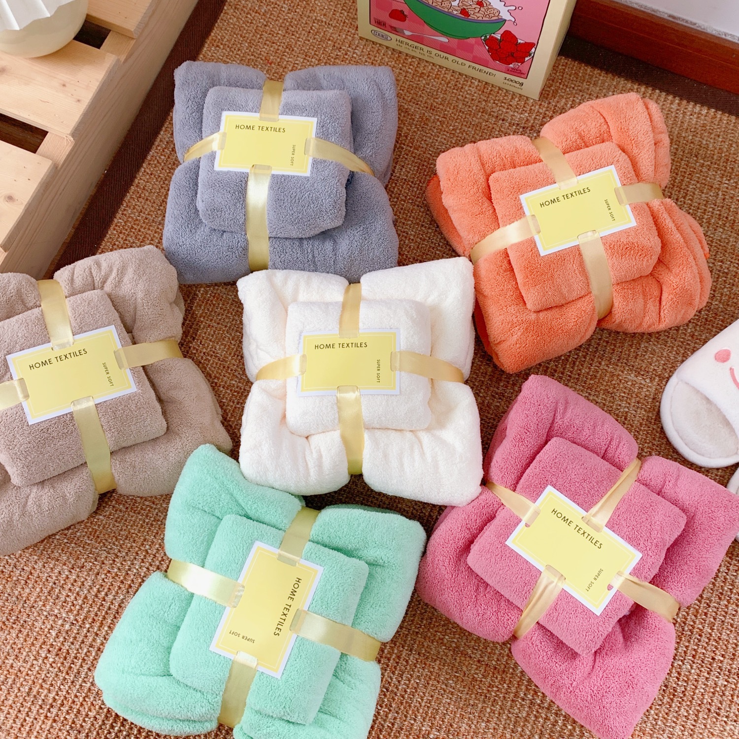 [Có sẵn] Set 2 Khăn Lông Cừu Mềm Mại Thấm Hút