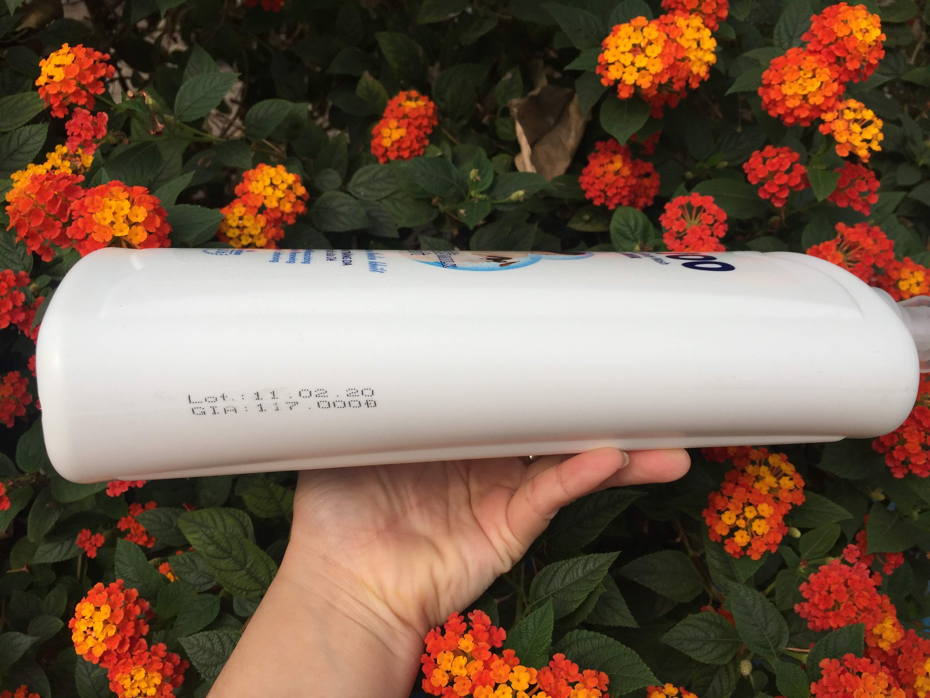 Sữa tắm Dê E 100 trắng da 1200 ml ngừa lão hóa da