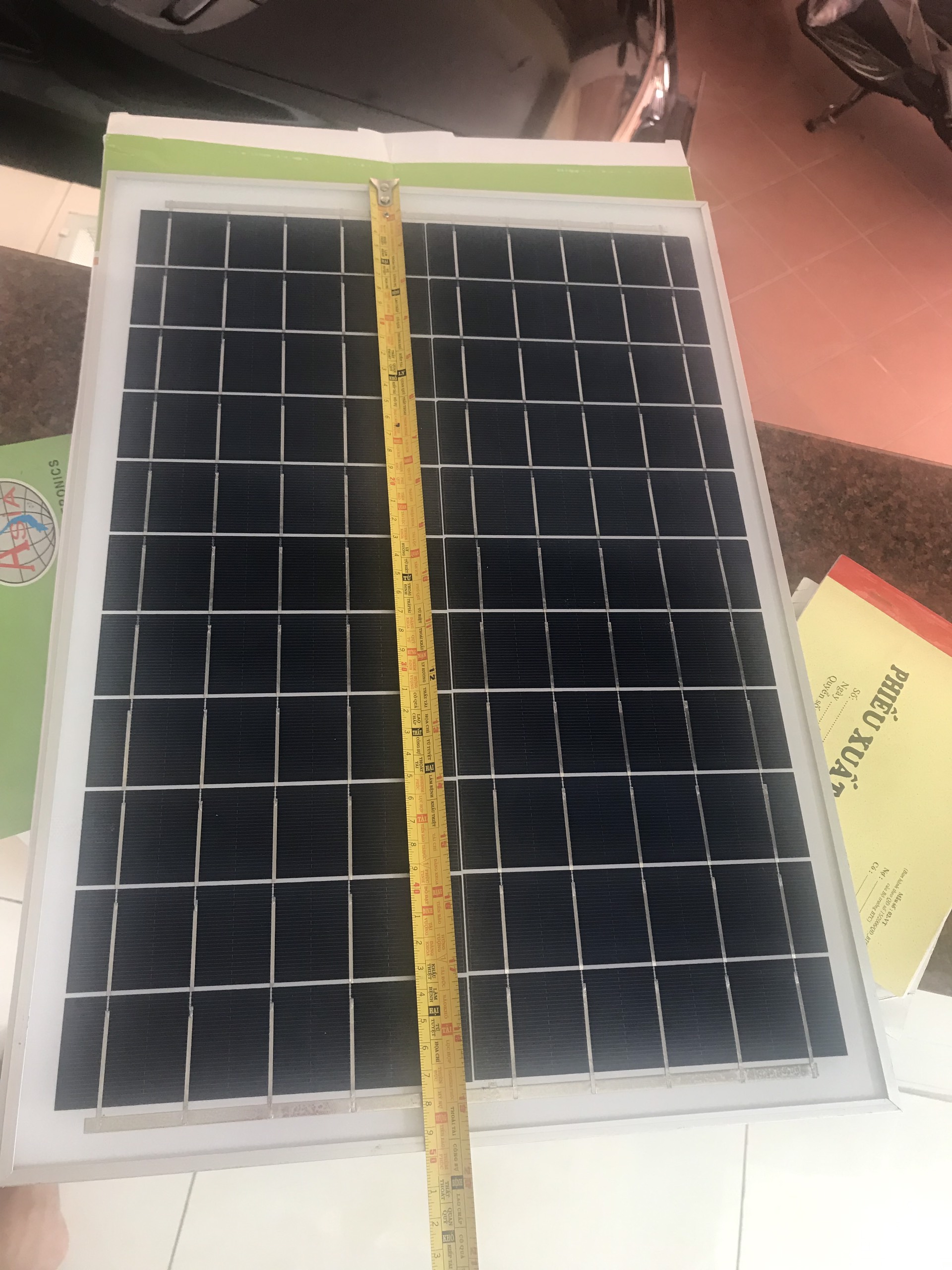 [HCM]Đèn pha năng lượng mặt trời 200W-Tổ ong