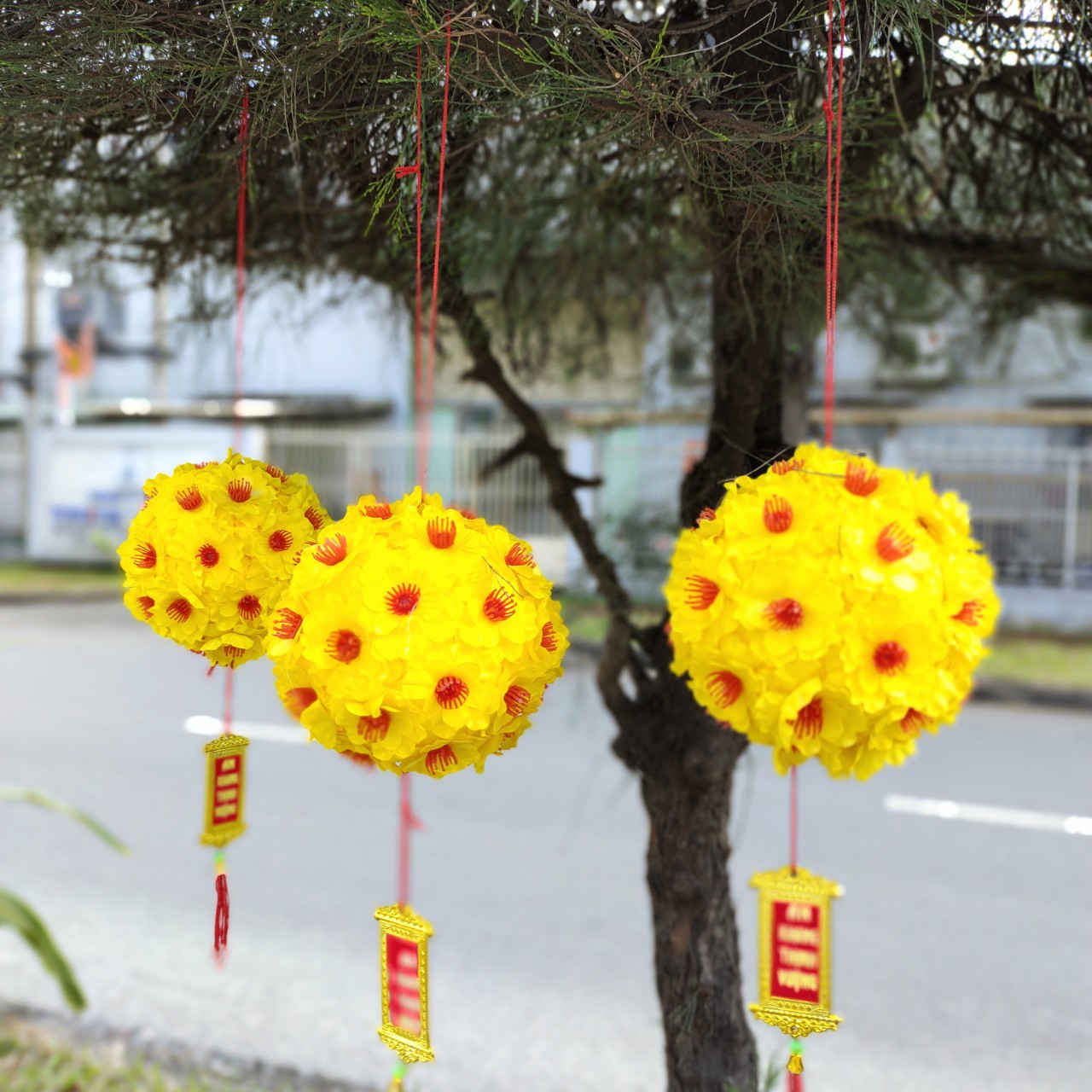Quả cầu hoa mai trang trí tết (nhiều size) 13CM