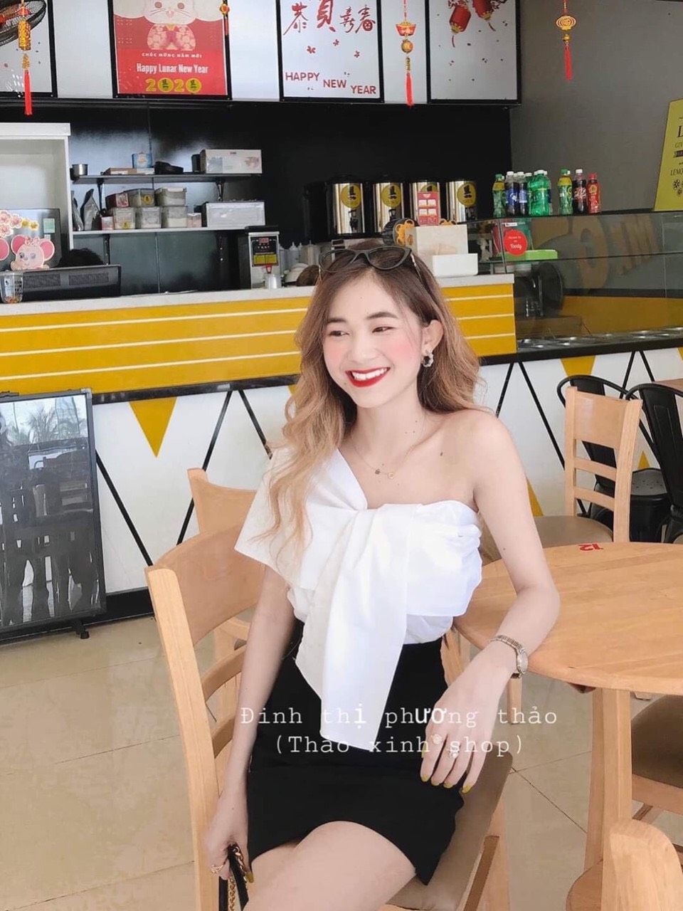 [HCM]Áo croptop lệch vai đính nơ