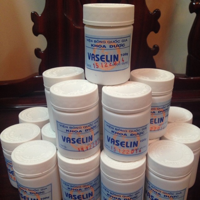 Kem nẻ Vaseline 100g Viện Bỏng