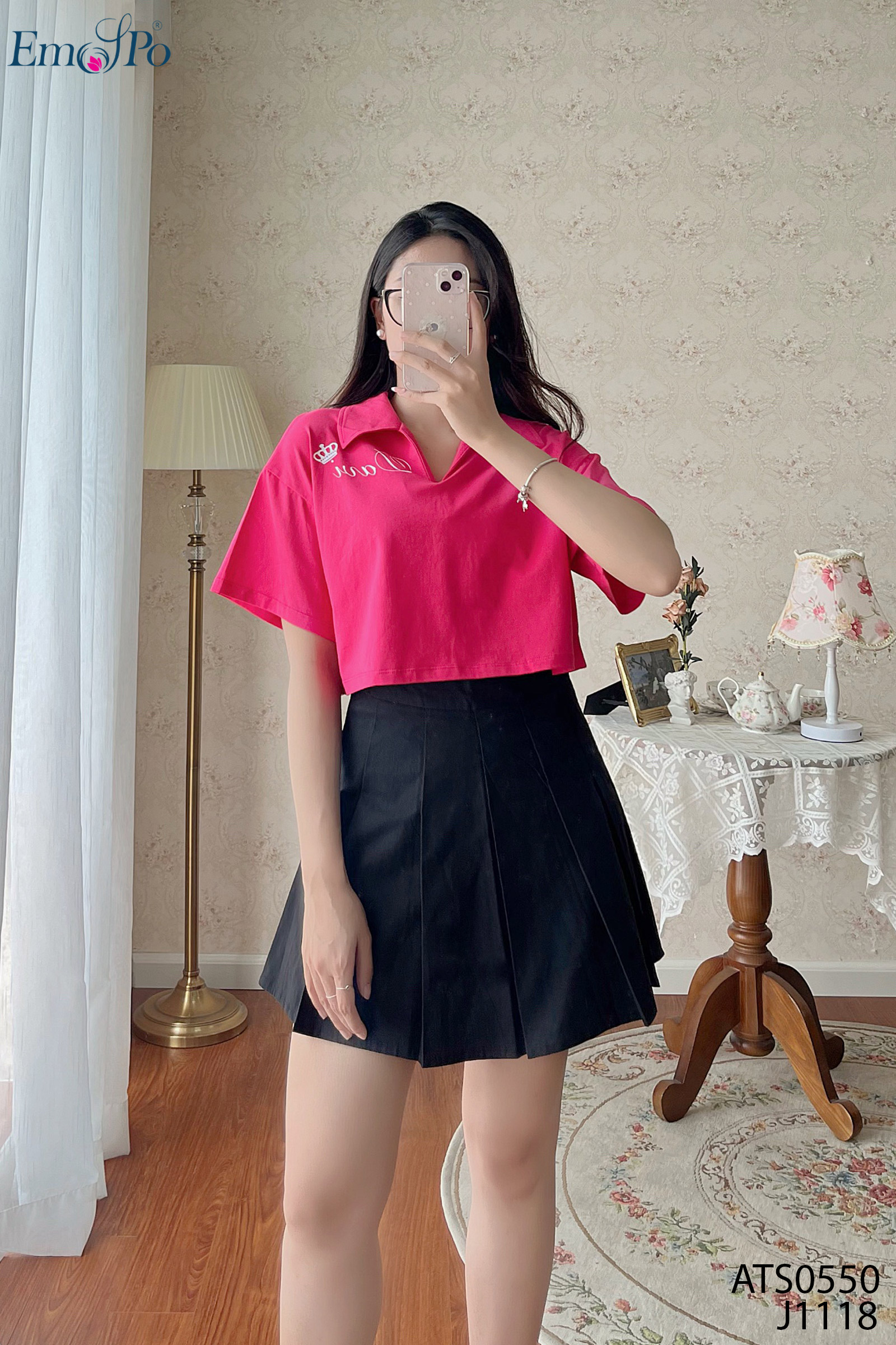Áo thun croptop dáng rộng cổ bẻ in chữ "dani" emspo ats0550