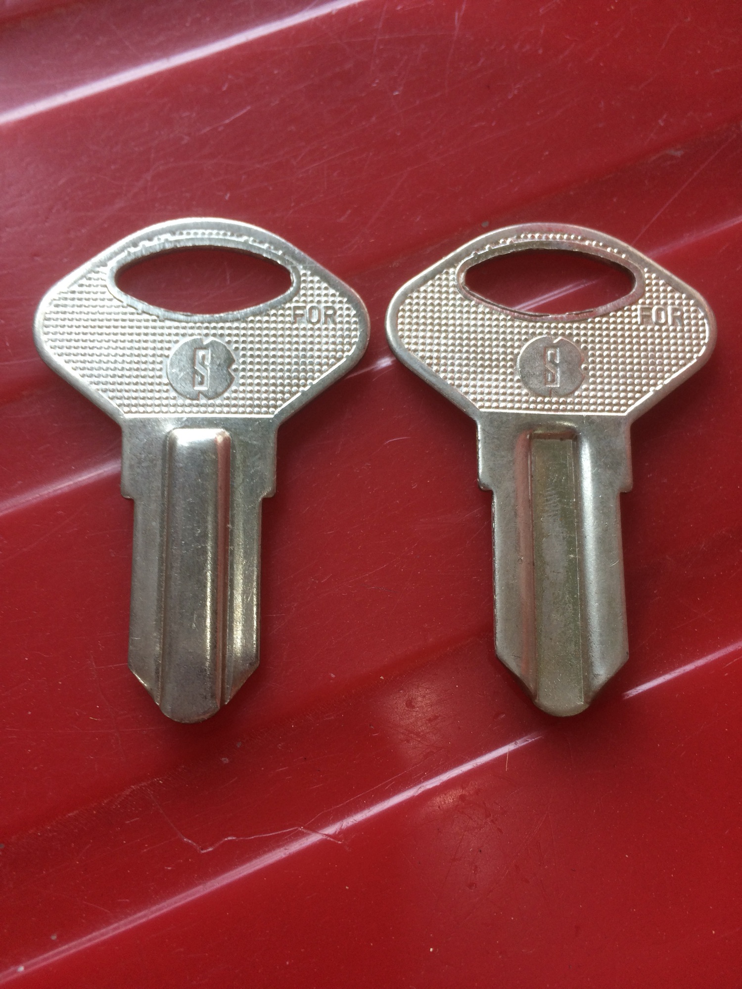 Cửa cuốn phôi chìa khoá ( COMBO 2 chìa )