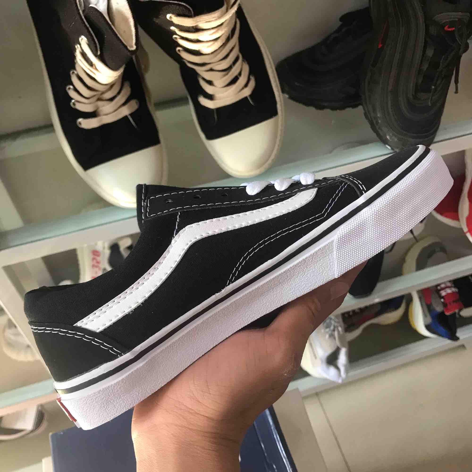 Giầy thể thao vans cá mập nam nữ 36-43