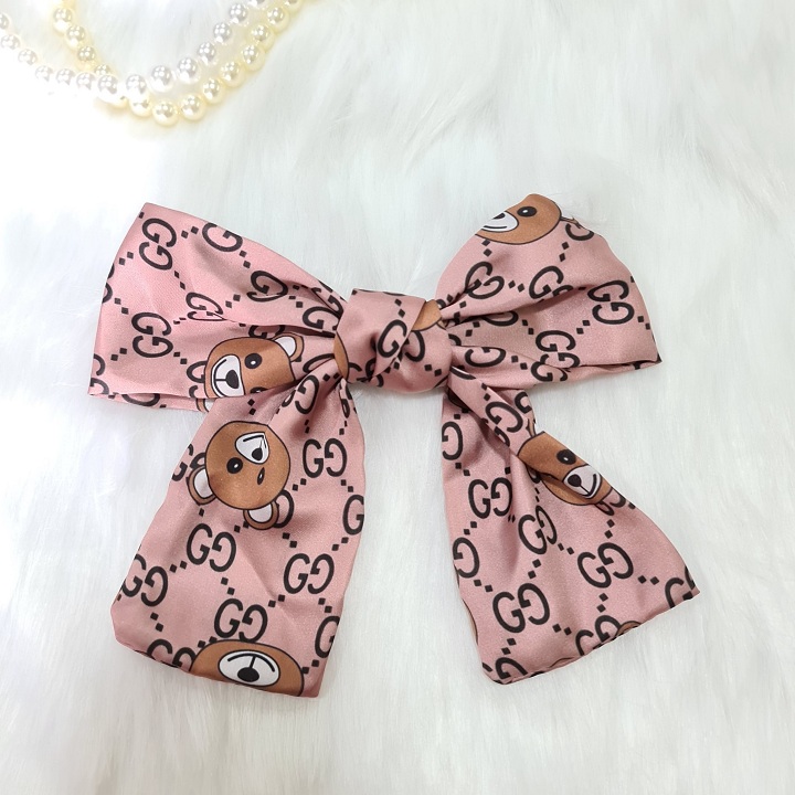 [HCM]Kẹp Nơ Vải Lụa In Chữ Siêu Hot - Giao Màu Ngẫu Nhiên - kireicos