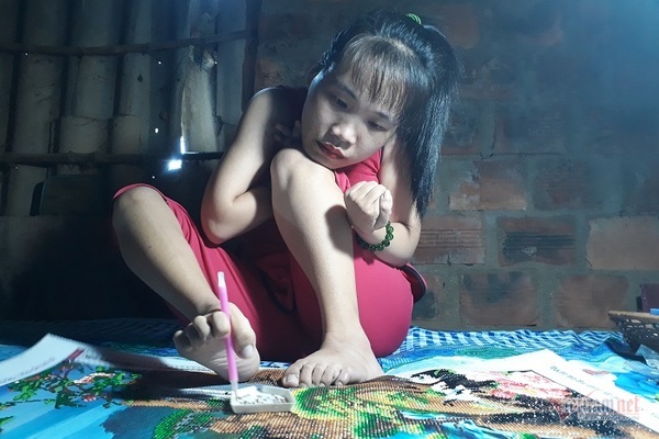 DF296-Tranh đính đá mã đáo thành công
