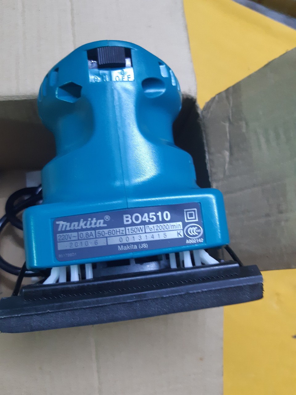 [HCM]máy chà nhám MAKITA B04510 đế vuông