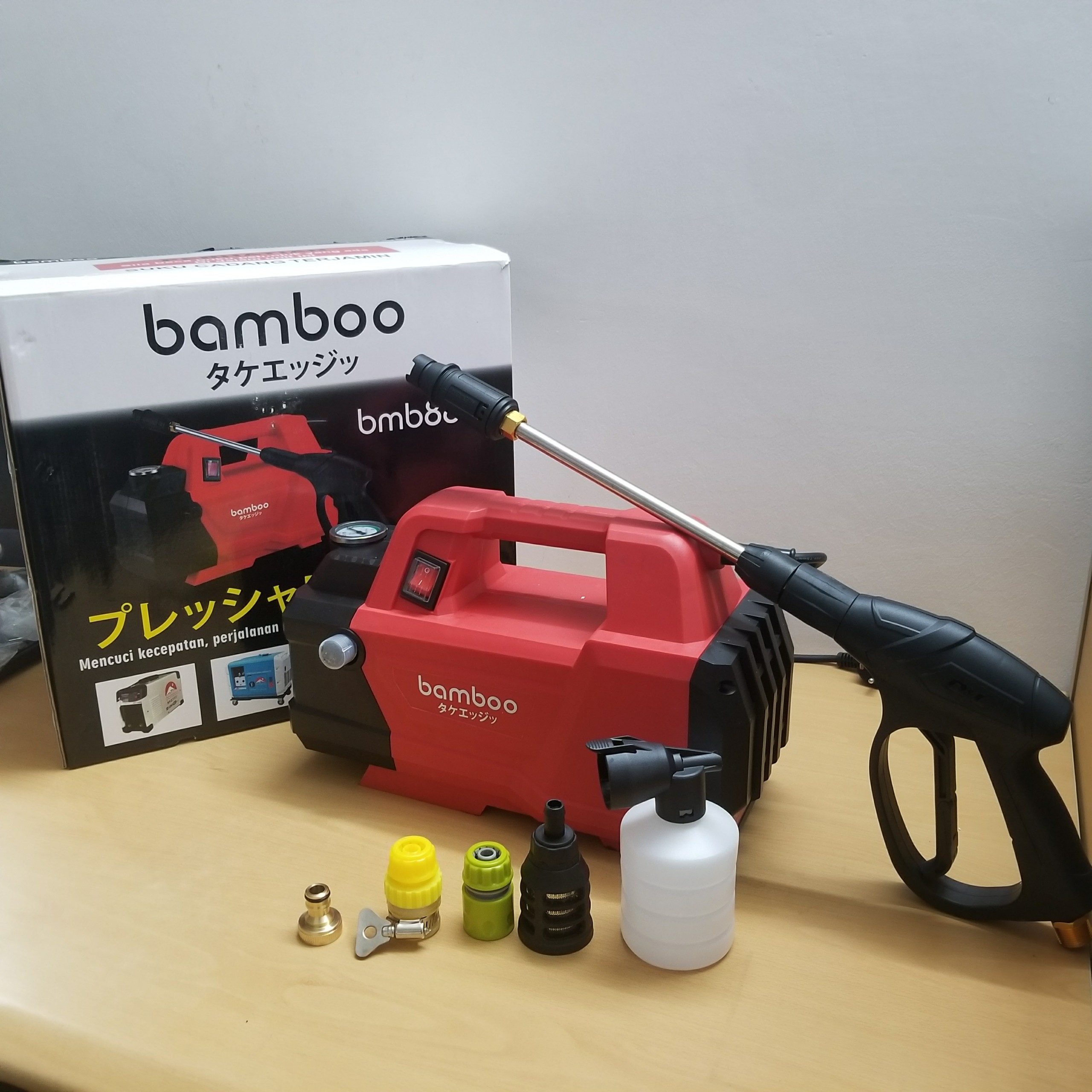 Máy Rửa Xe 2000W Bamboo 8888