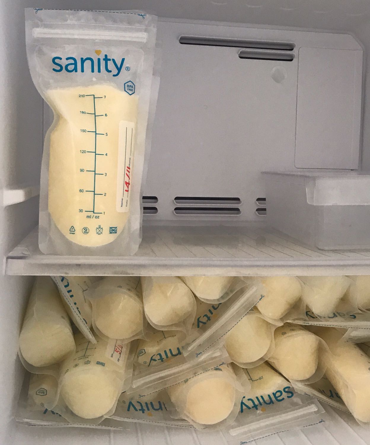 30 TÚI TRỮ SỮA SANITY 210ml