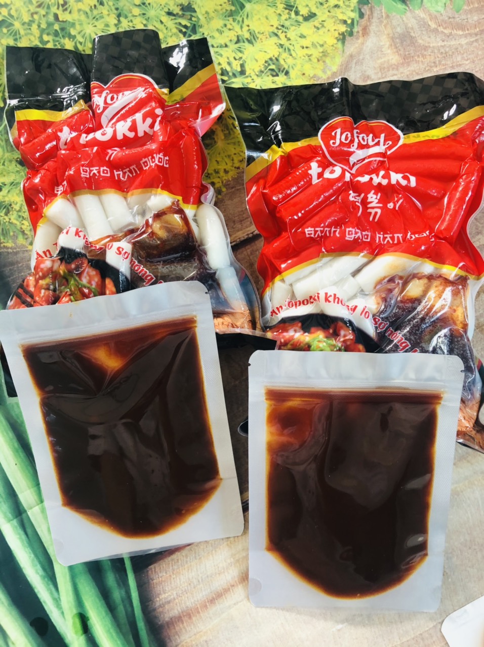 1kg bánh gạo Topokki  Jofood kèm 100g sốt tương ớt Hàn Quốc siêu rẻ_TiTiMart