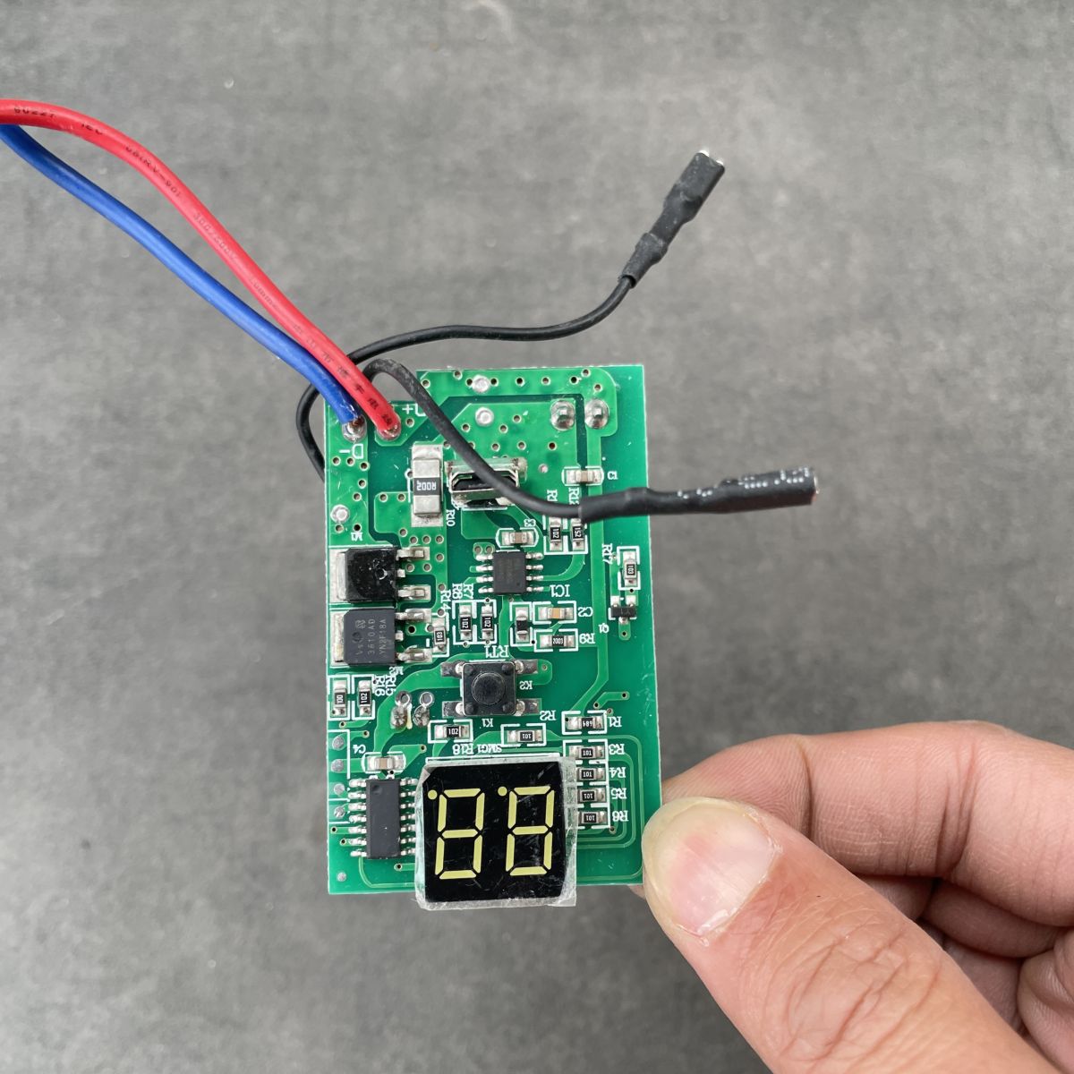 Mạch sạc pin 1s 3.7v bằng cổng microusb 5v