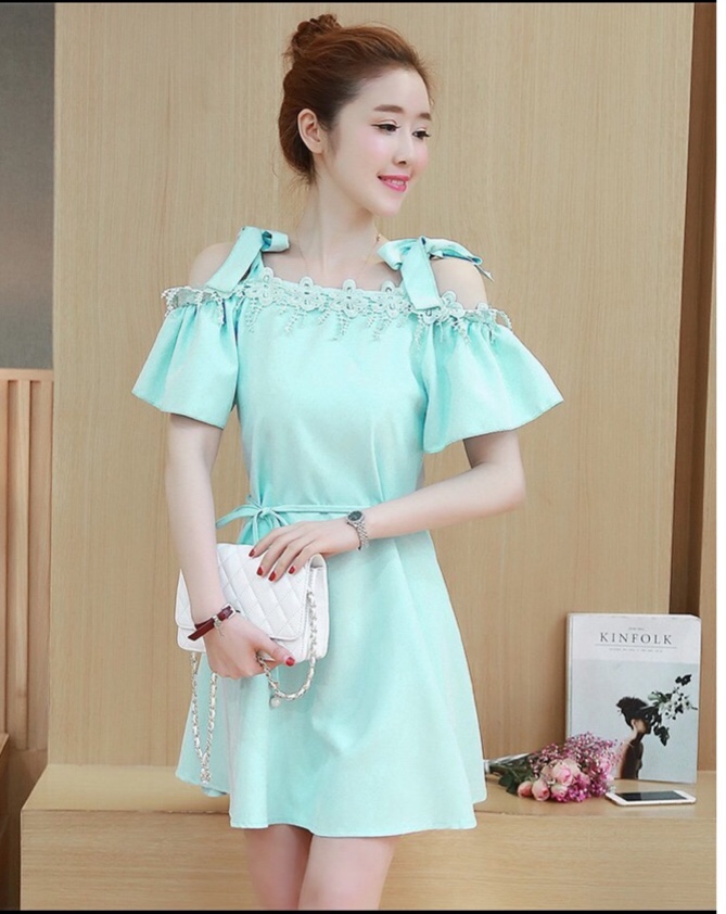 ĐẦM SUÔNG TRỄ VAI REN