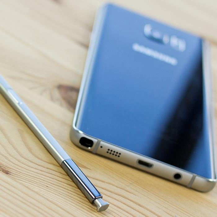 Điện thoại [Giá hủy diệt miễn ship] Samsung Galaxy Note 5 (nhập khẩu bảo hành 12 tháng)