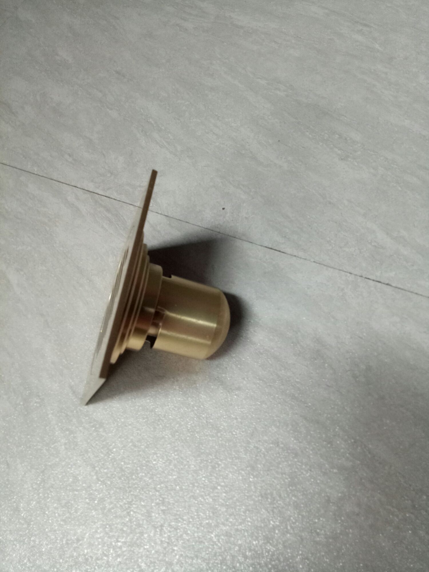 Thoát sàn ngăn mùi đồng mặt 12cm × 12cm cao cấp