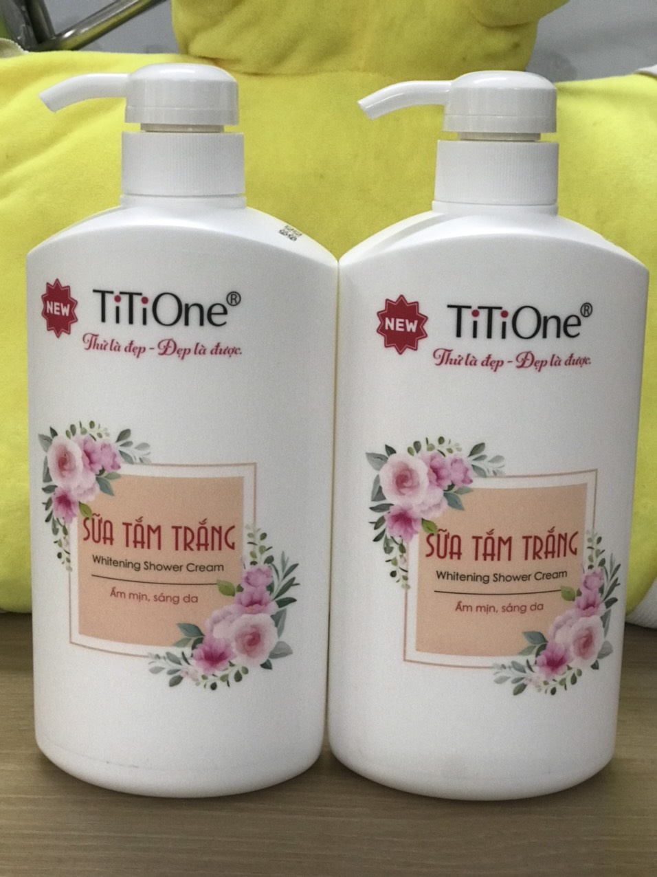Sữa tắm trắng Titione 750ml
