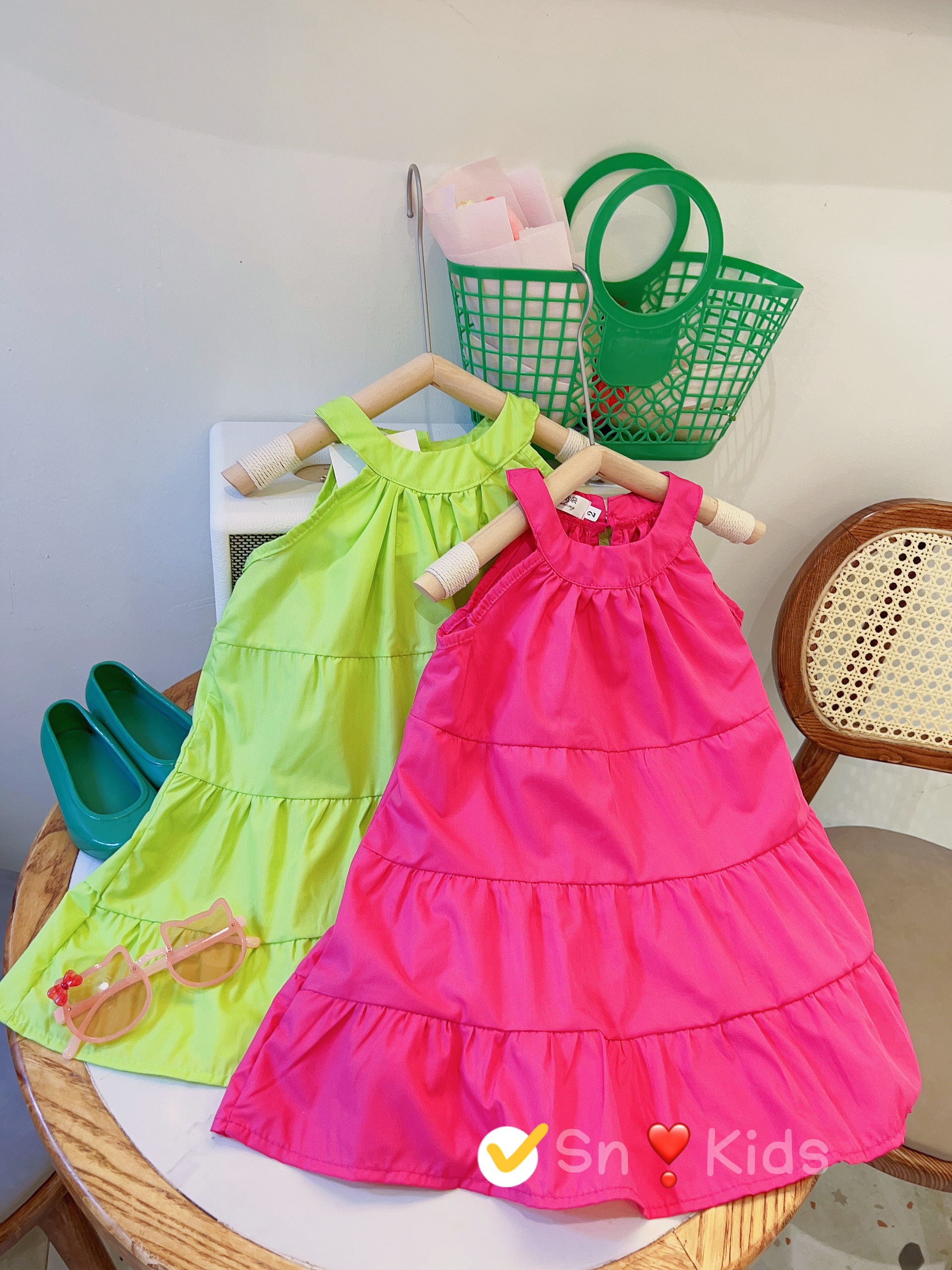 Váy bé gái váy maxi cổ yếm 10-30kg