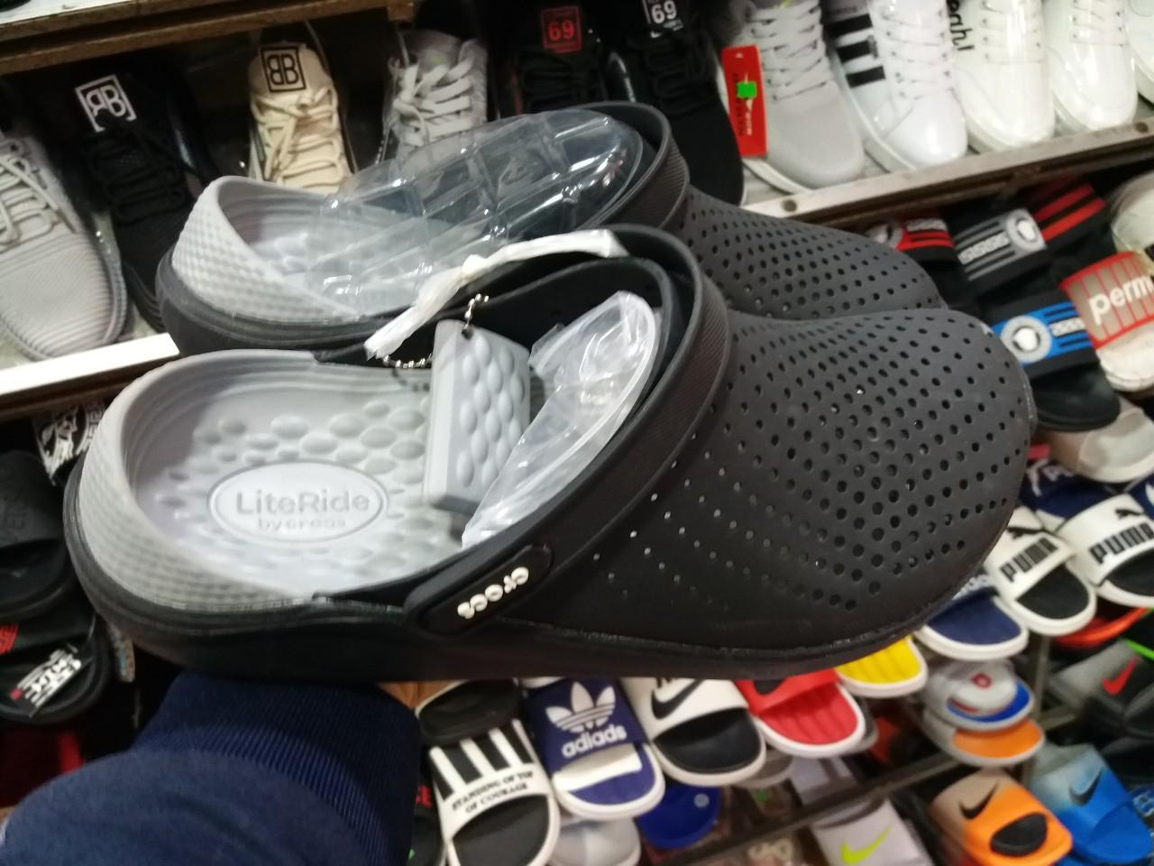 Giày dép sục CROCS siêu nhẹ siêu mềm siêu êm siêu....