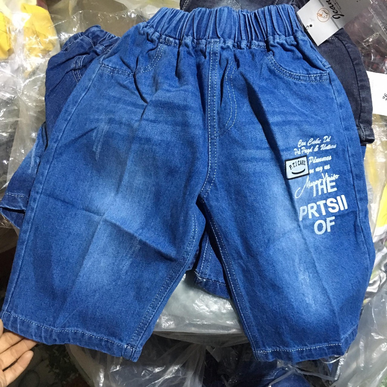Quần jeans ngắn/ sort cho bé trai 7-35kg