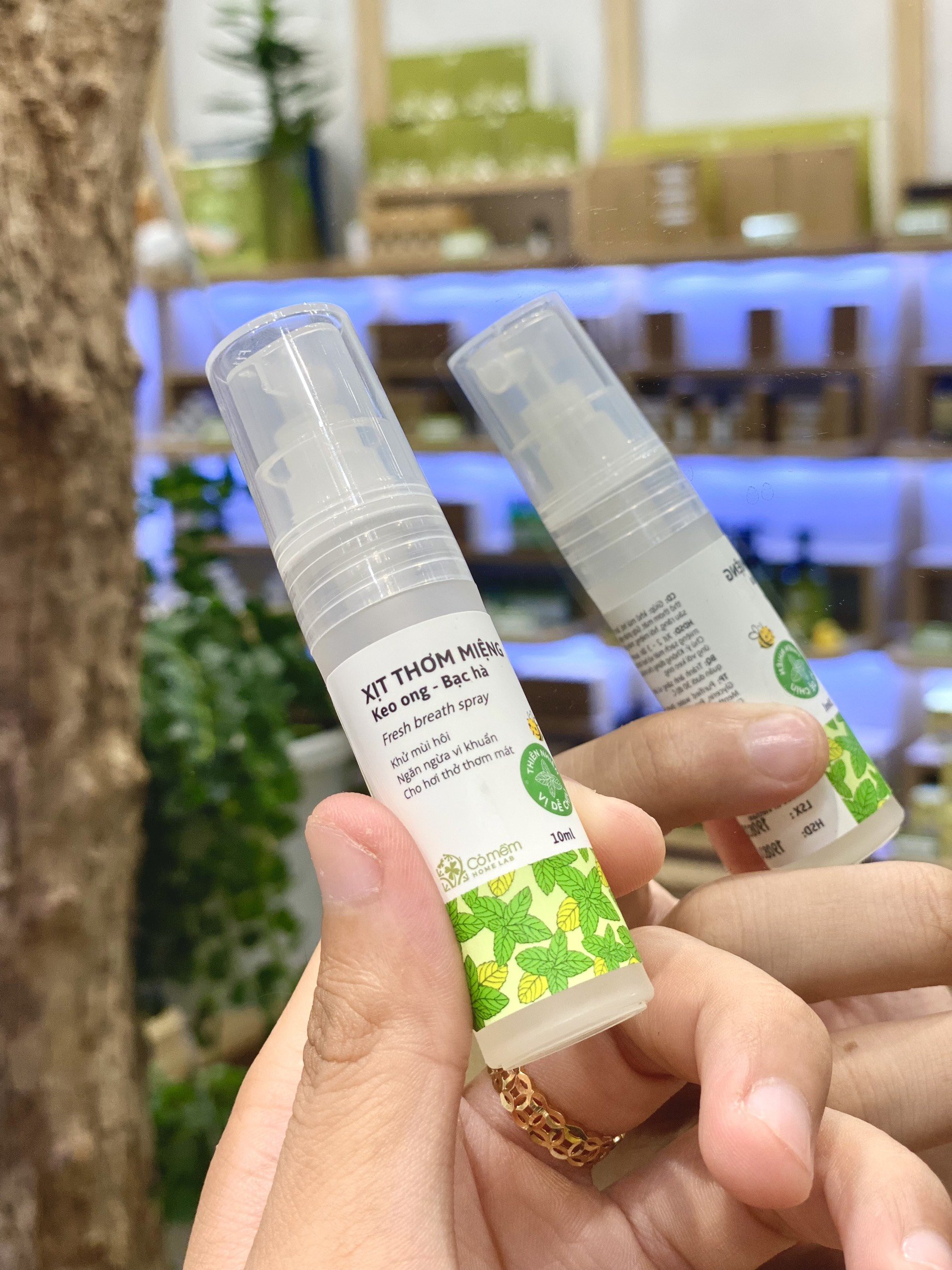 Xịt Thơm Miệng Vị Bạc Hà Cho Hơi Thở Thơm Mát Cỏ Mềm 10ml