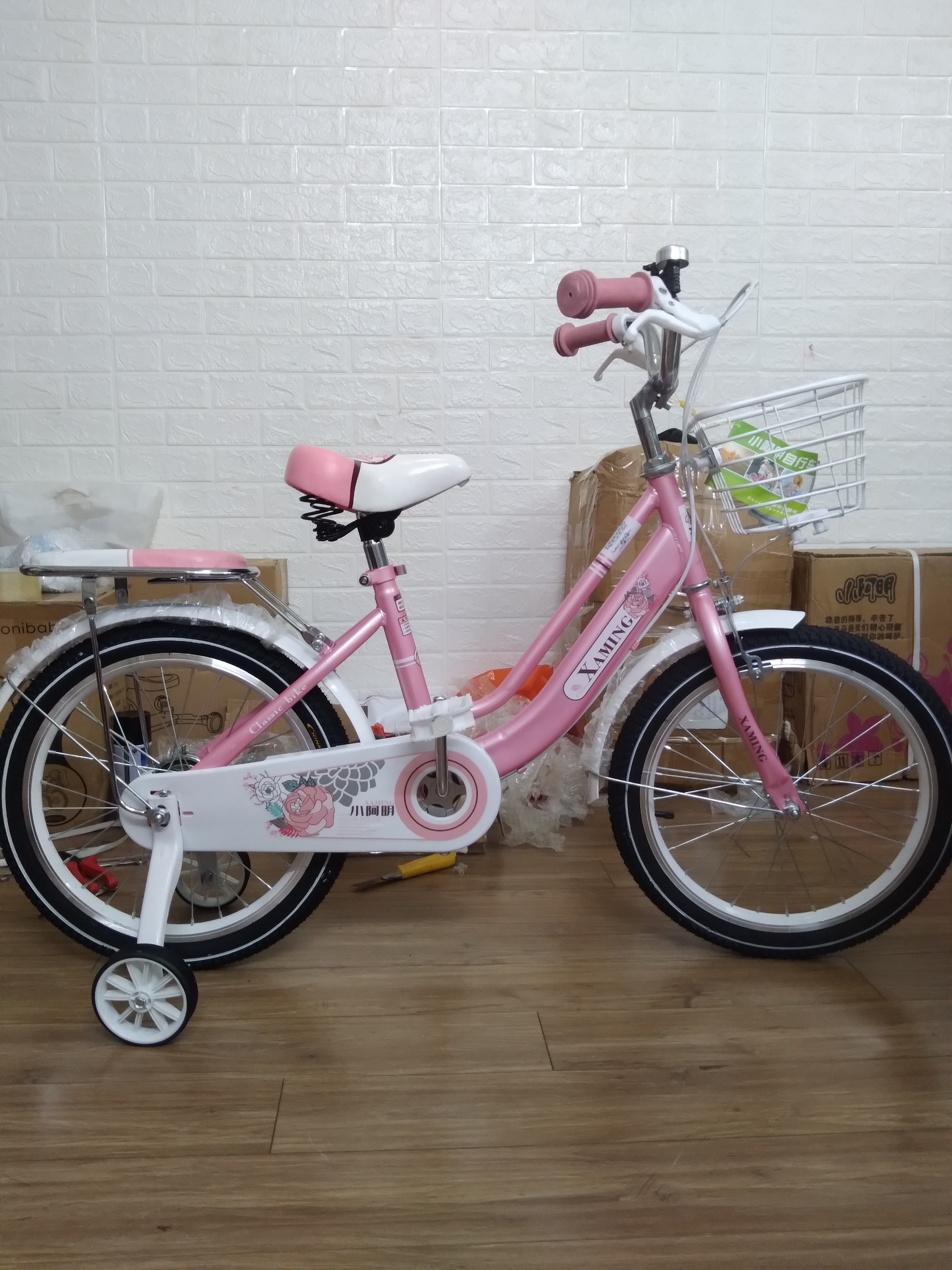 Xe đạp trẻ em bé gái Xaming cao cấp màu hồng nhũ size 18 bé 5-8t