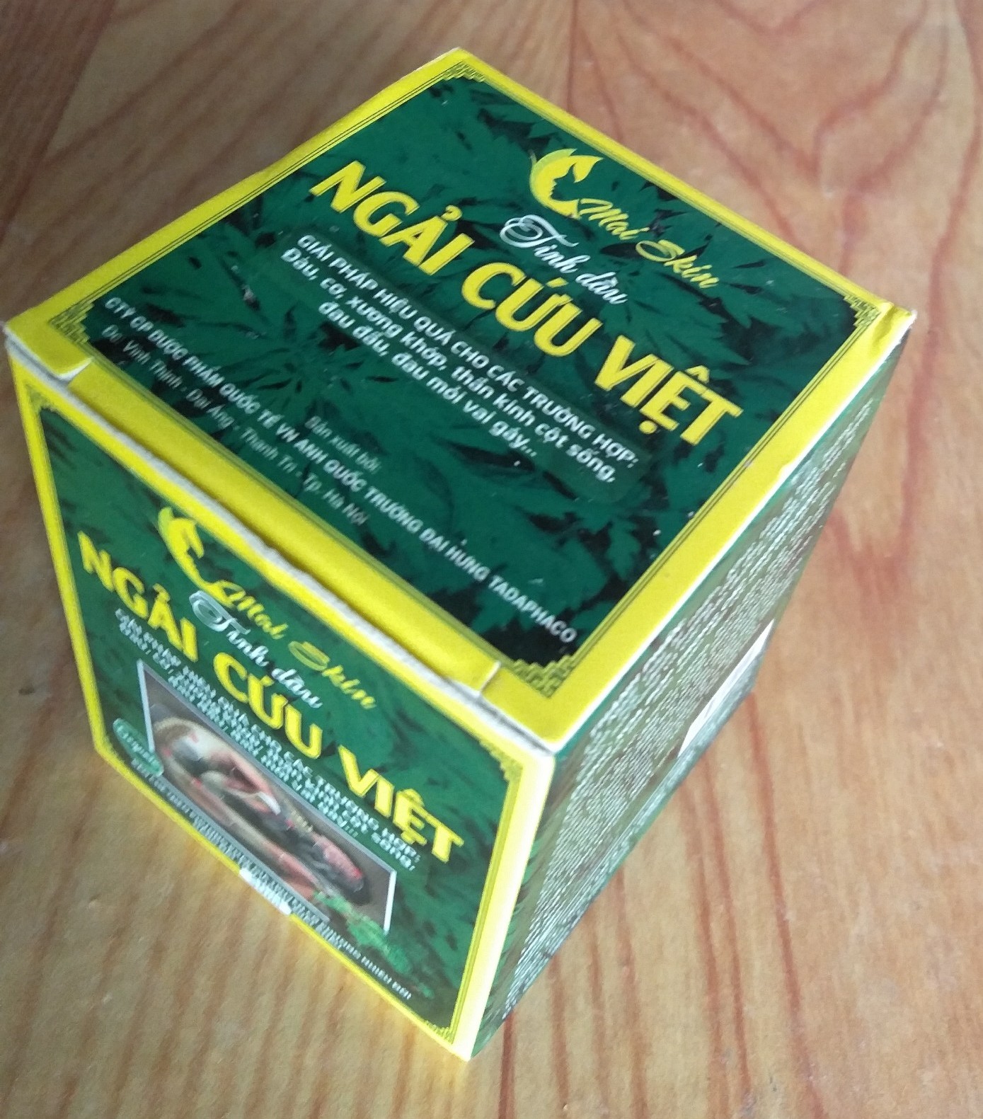 Tinh dầu ngải cứu
