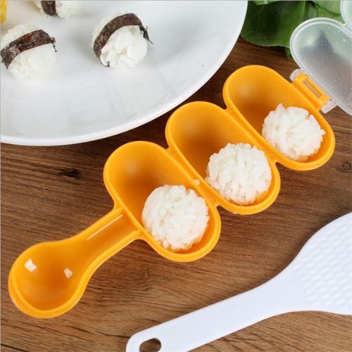 Khuôn lắc cơm viên cho bé ăn dặm