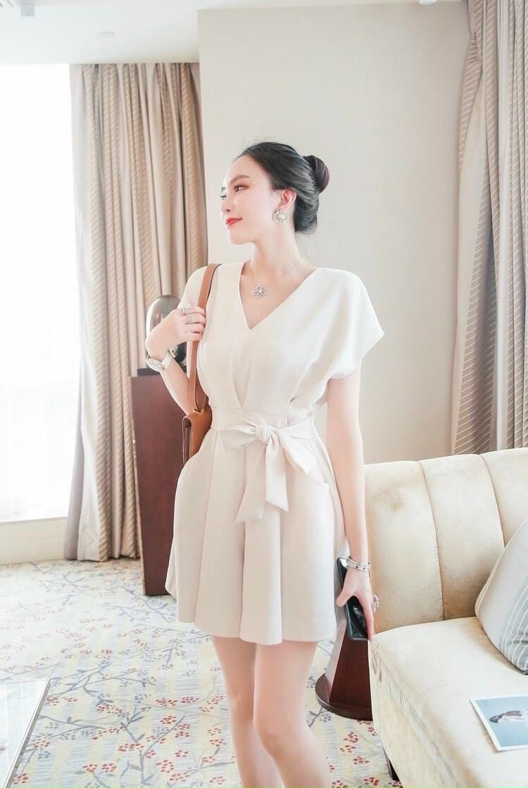 mẫu mới jumpsuit hàn quốc cổ v kèm nịt