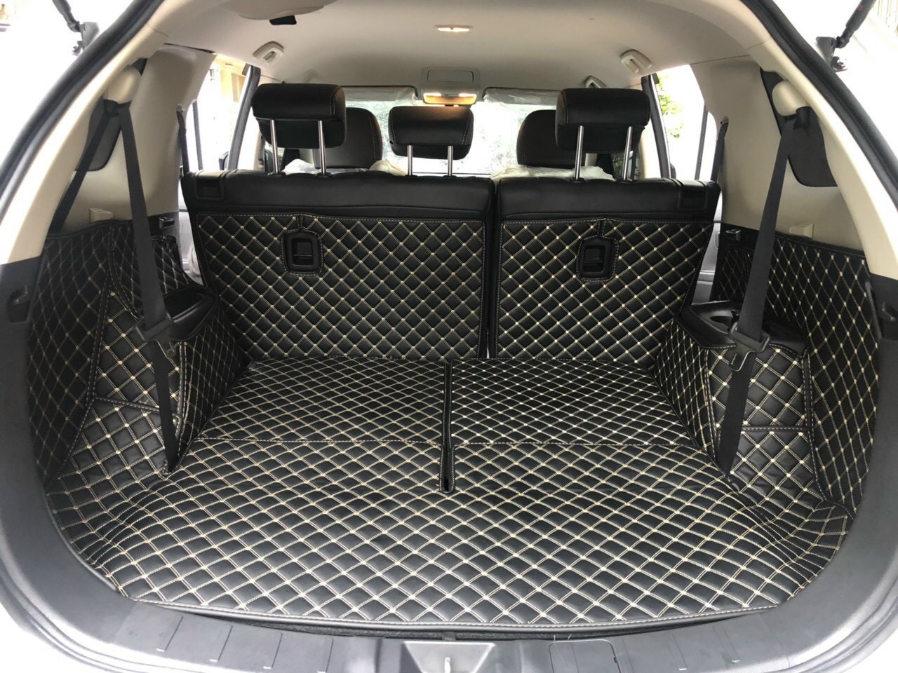 Lót cốp ô tô Mitsubishi Outlander 2018-2021