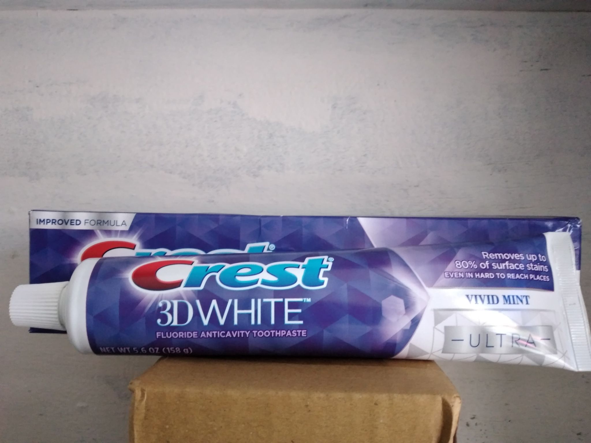 [HCM]Kem đánh răng Crest 3D White Ultra