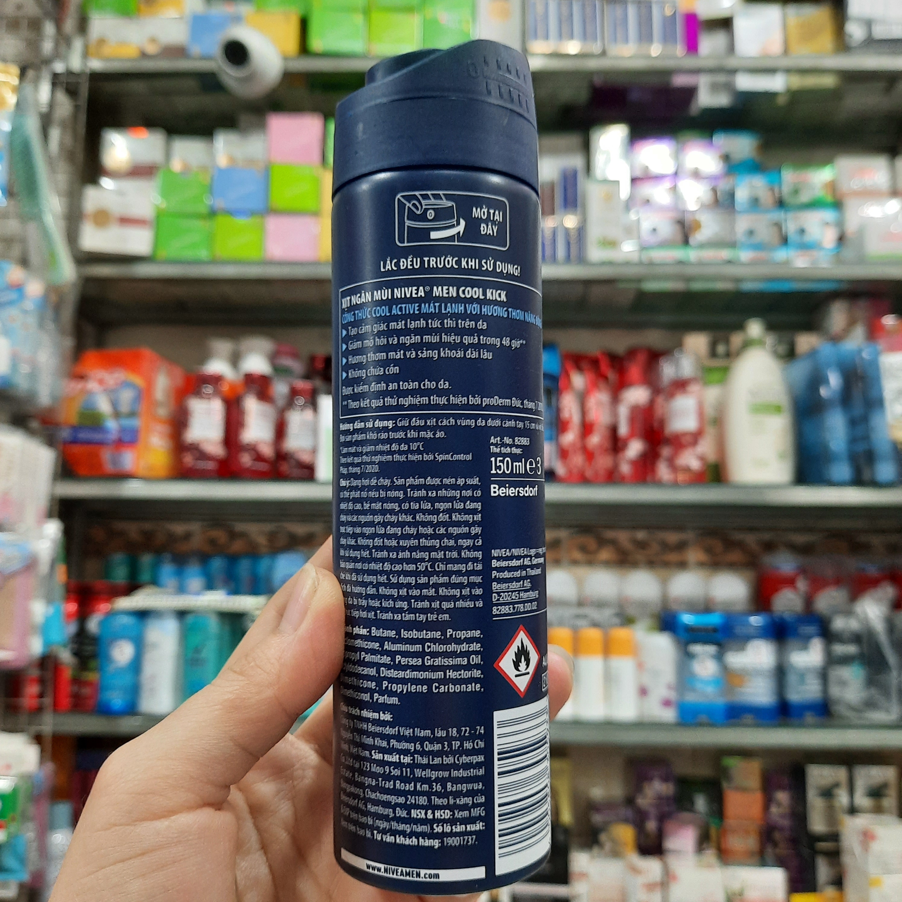 Xịt ngăn mùi Nivea Men Cool Kick mát lạnh 150ml