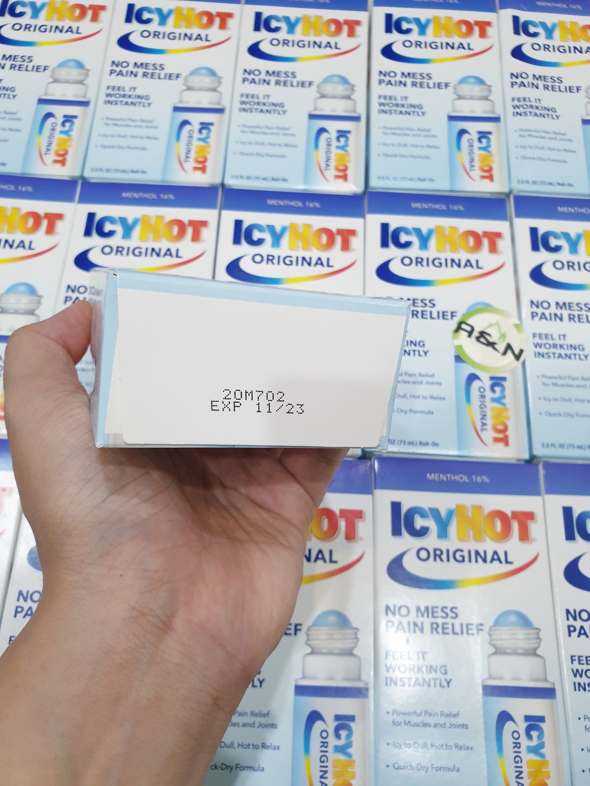 [HCM]Icy Hot dầu nóng dạng lăn - 73ml