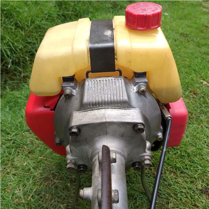 MÁY CẮT CỎ MITSUBISHI T170 NHẬT BÃI
