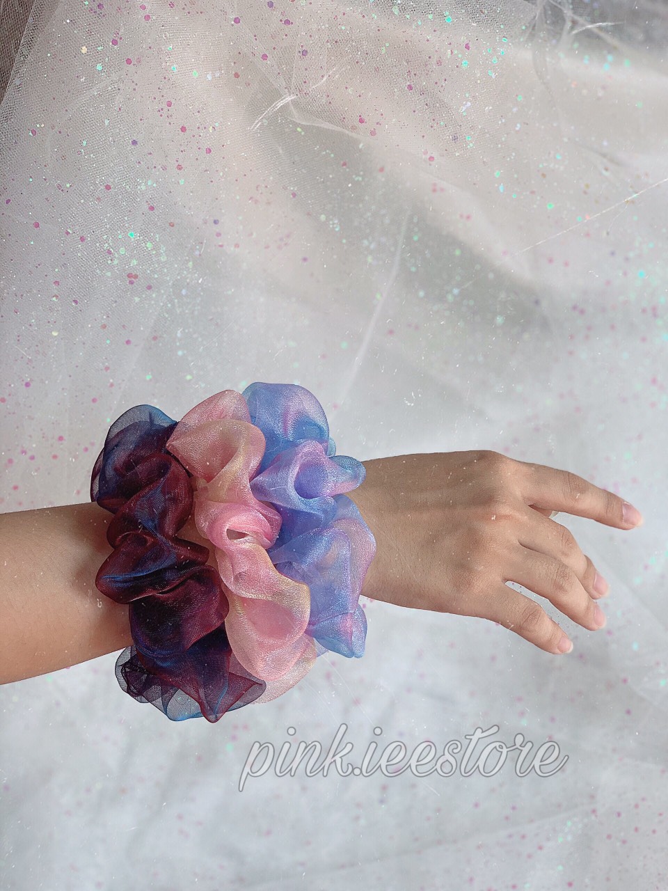 [HCM]SCRUNCHIES VẢI VON HOLOGRAM BẢNG 2 - CỘT TÓC HOTTREND