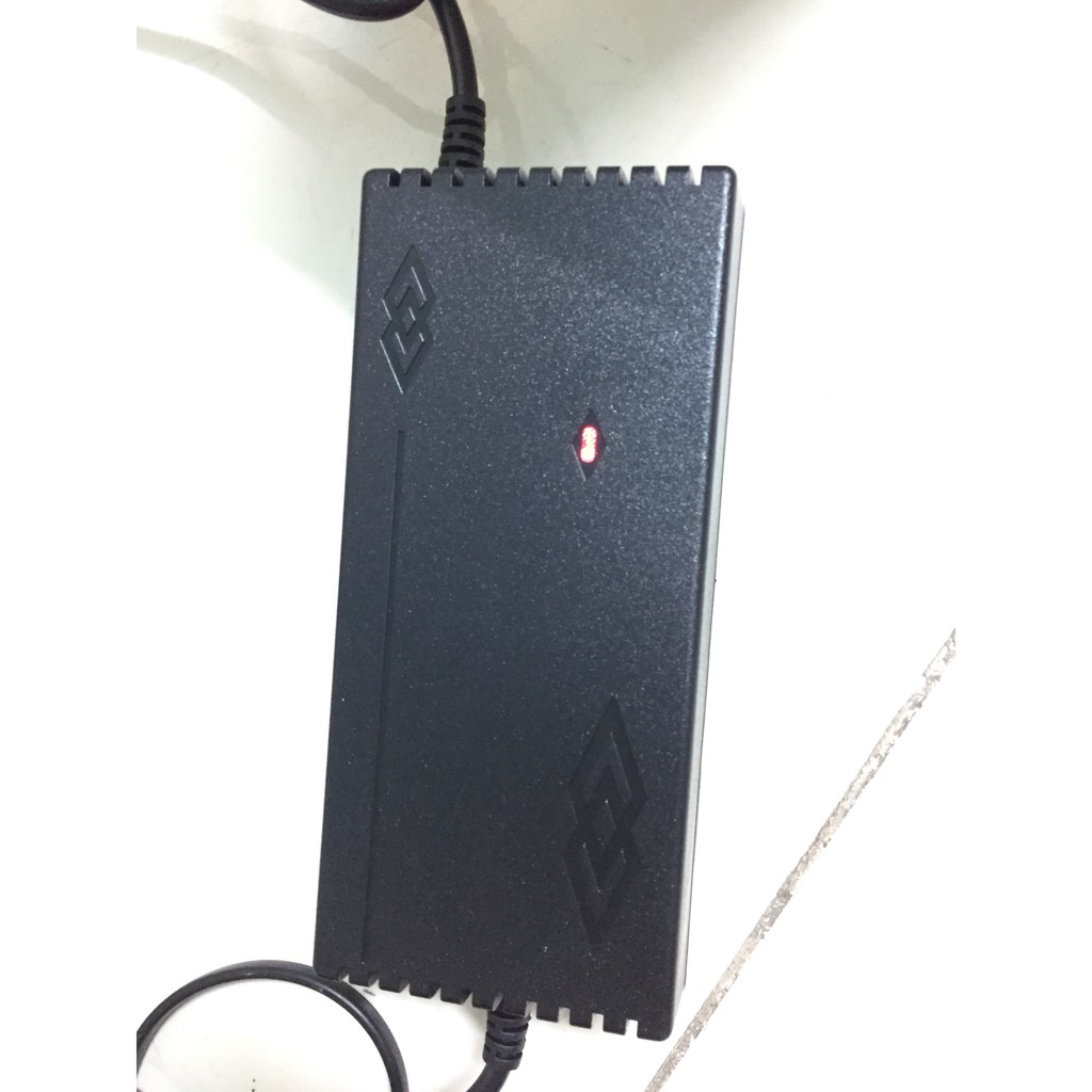 SẠC PIN LITHIUM 14,6V-5A (CÓ QUẠT LÀM MÁT)