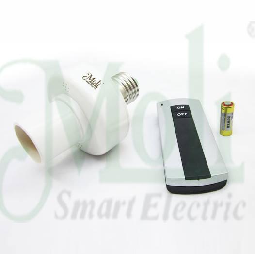 [HCM]ĐUÔI ĐÈN CÓ REMOTE ĐIỀU KHIỂN TỪ XA