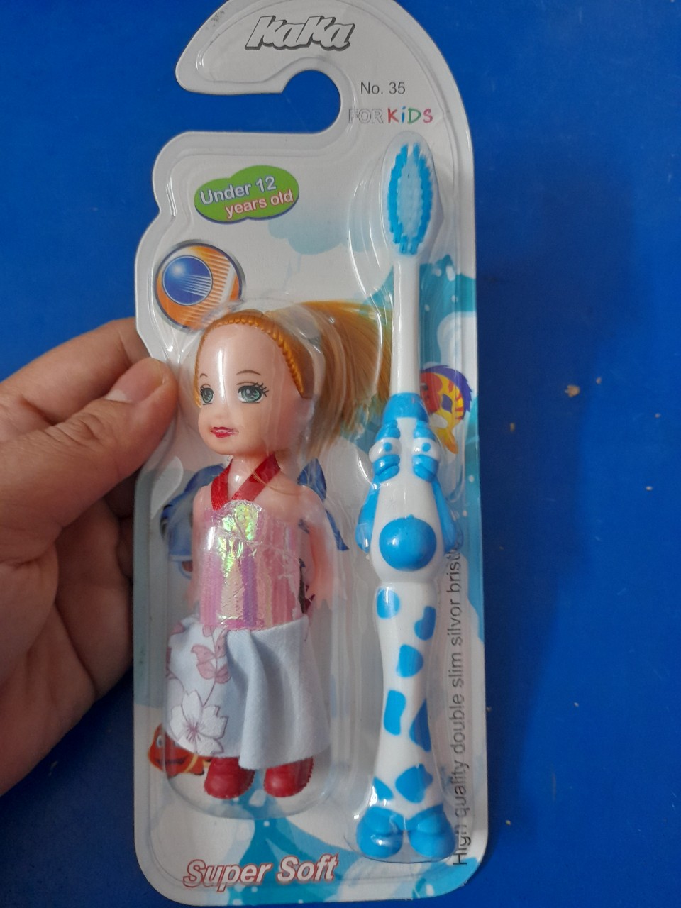 Bàn chảy đánh răng siêu mềm tặng kèm búp bê cho bé