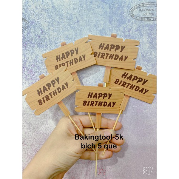 Que cắm trang trí bánh chữ hpbd họa tiết gỗ