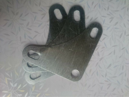 Ke góc lắp kệ sắt v lỗ 3 cái