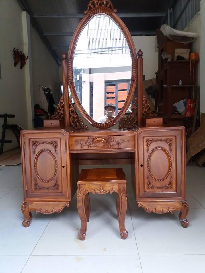 bàn trang điểm gỗ gụ  kích thước cao 68x110x43cm