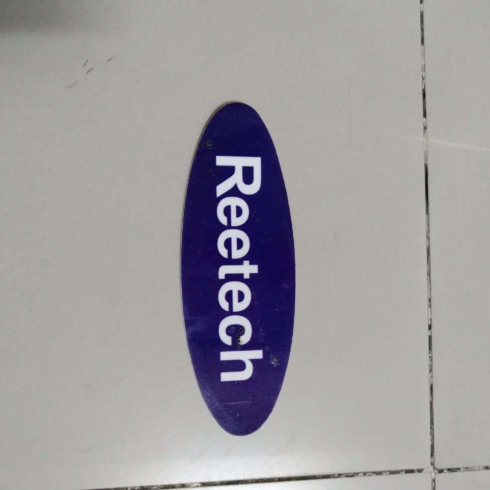 tem đuôi thương hiệu reetech tròn