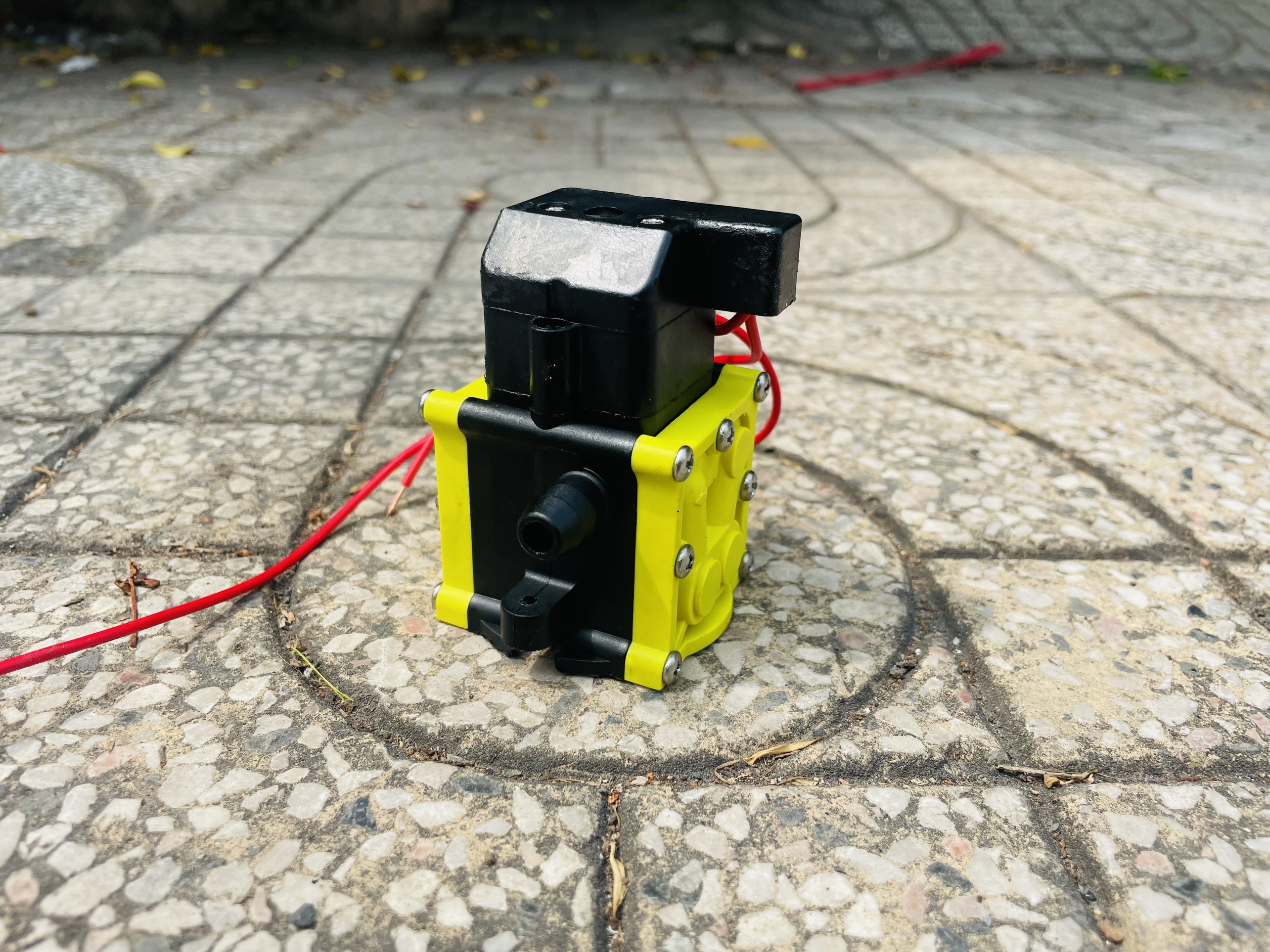 Đầu bơm dùng cho máy bơm mini rửa xe, phun sương