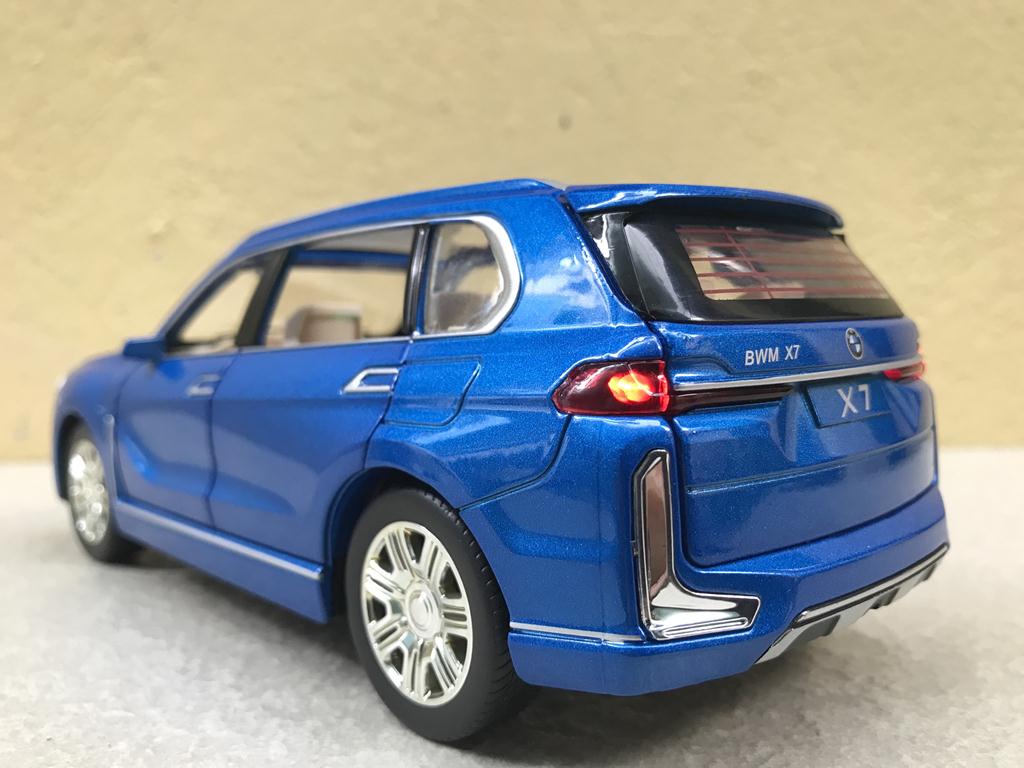 [HCM]Mô hình xe ô tô BMW X7 1:24