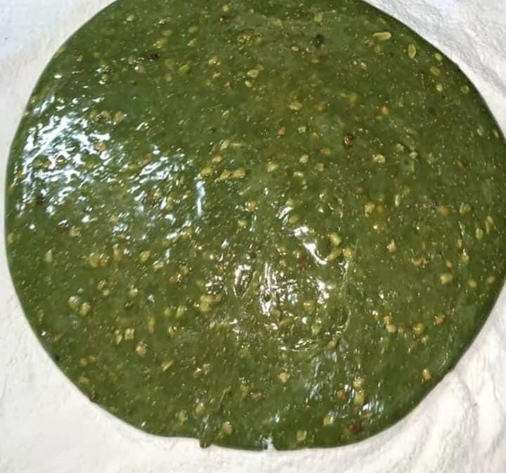 1KG CHÈ LAM LÁ DỨA  NHÀ LÀM