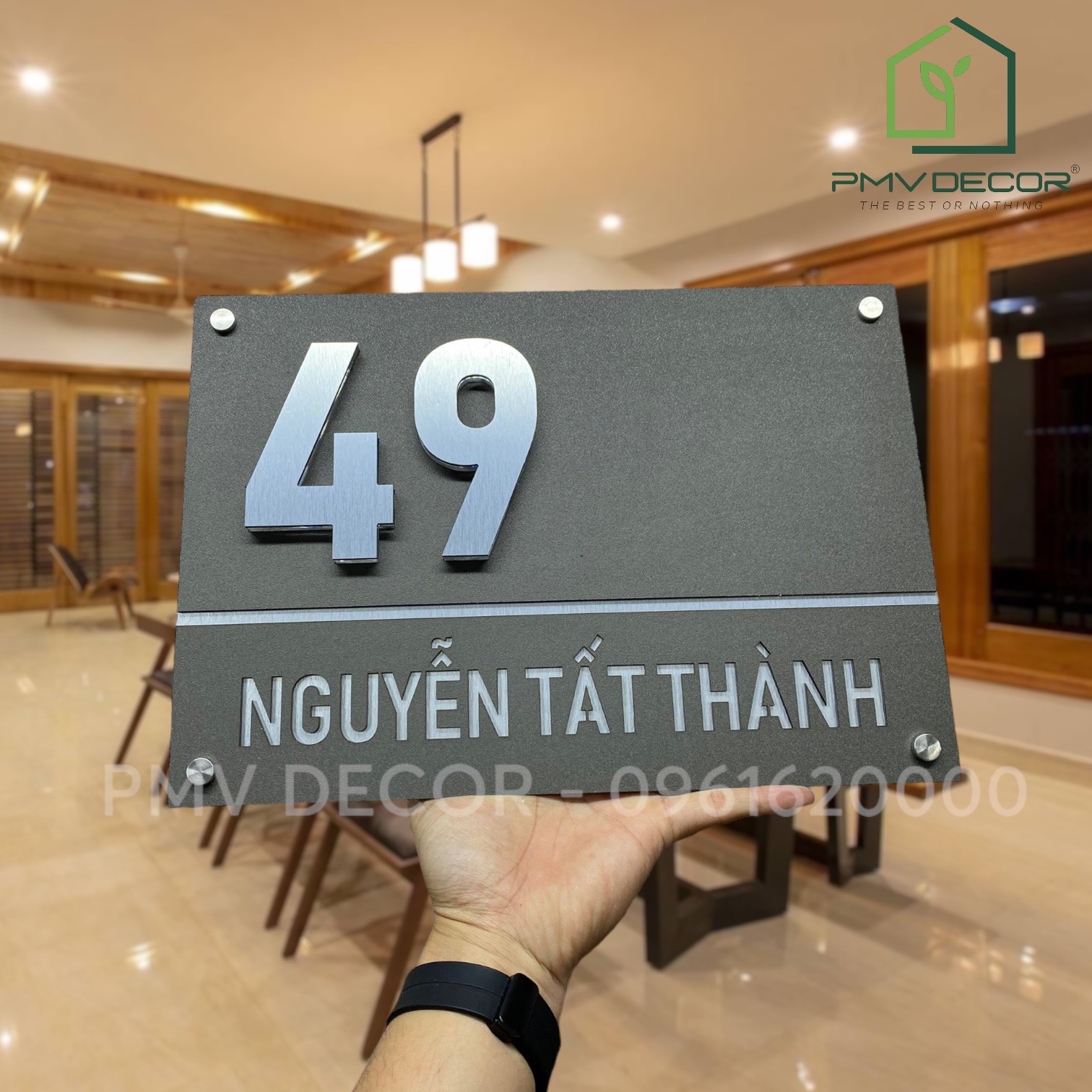 BẢNG, BIỂN SỐ NHÀ. Alcorest xước bạc + Mica ghi sần, số nổi đế mica trong 1cm, ngoài trời BSN-PMV57