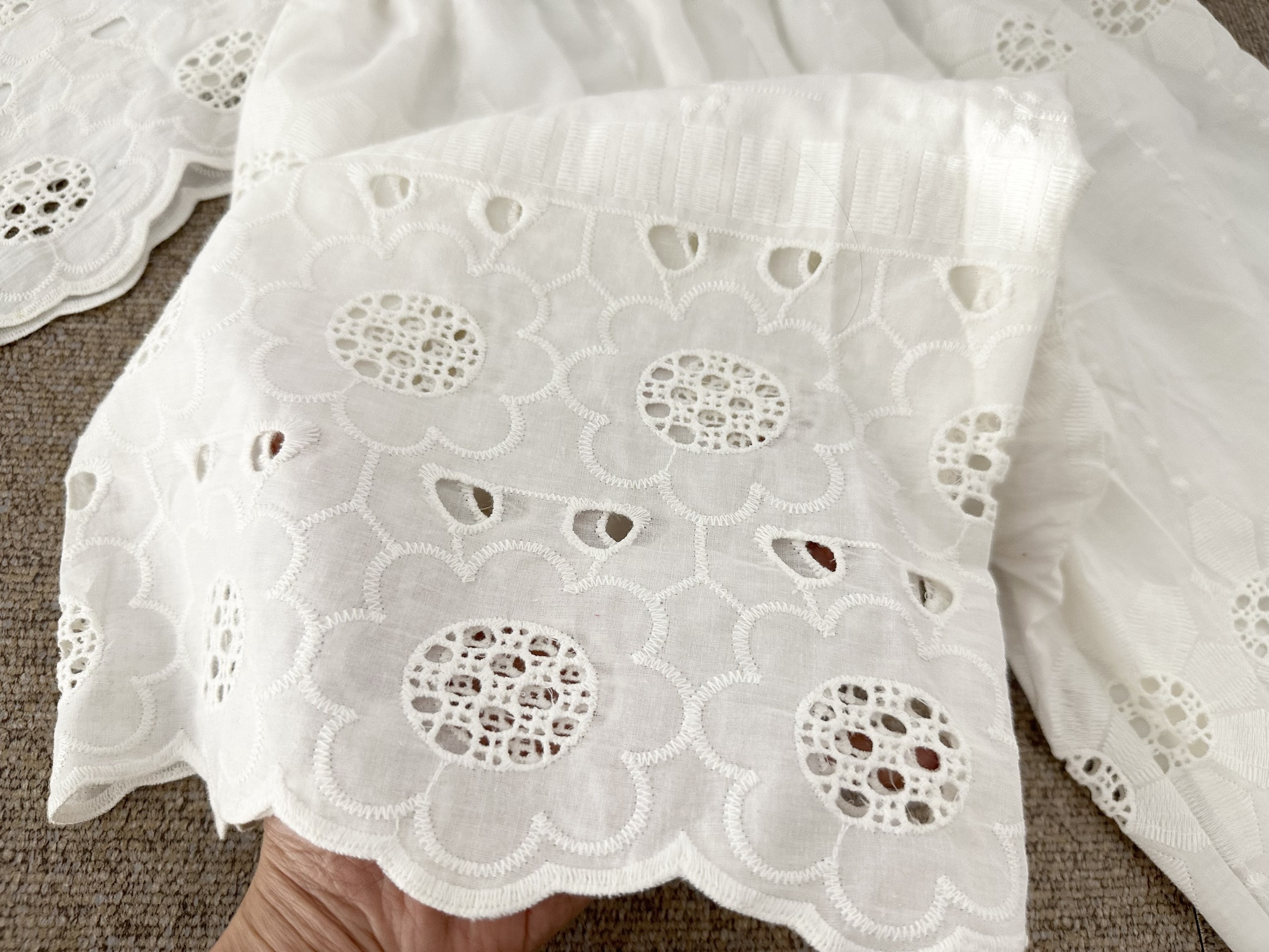 CATI Set thô ren thêu 1 màu trắng (897)